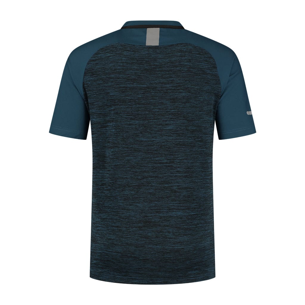 The image showcases the back view of a K-Swiss Tac Hypercourt Double Crew 2 Tennis T-Shirt in Blue Opal. It features a reflective strip at the back of the neck and another small reflective accent on the left sleeve, making it ideal for those late evening Tac Hypercourt matches.