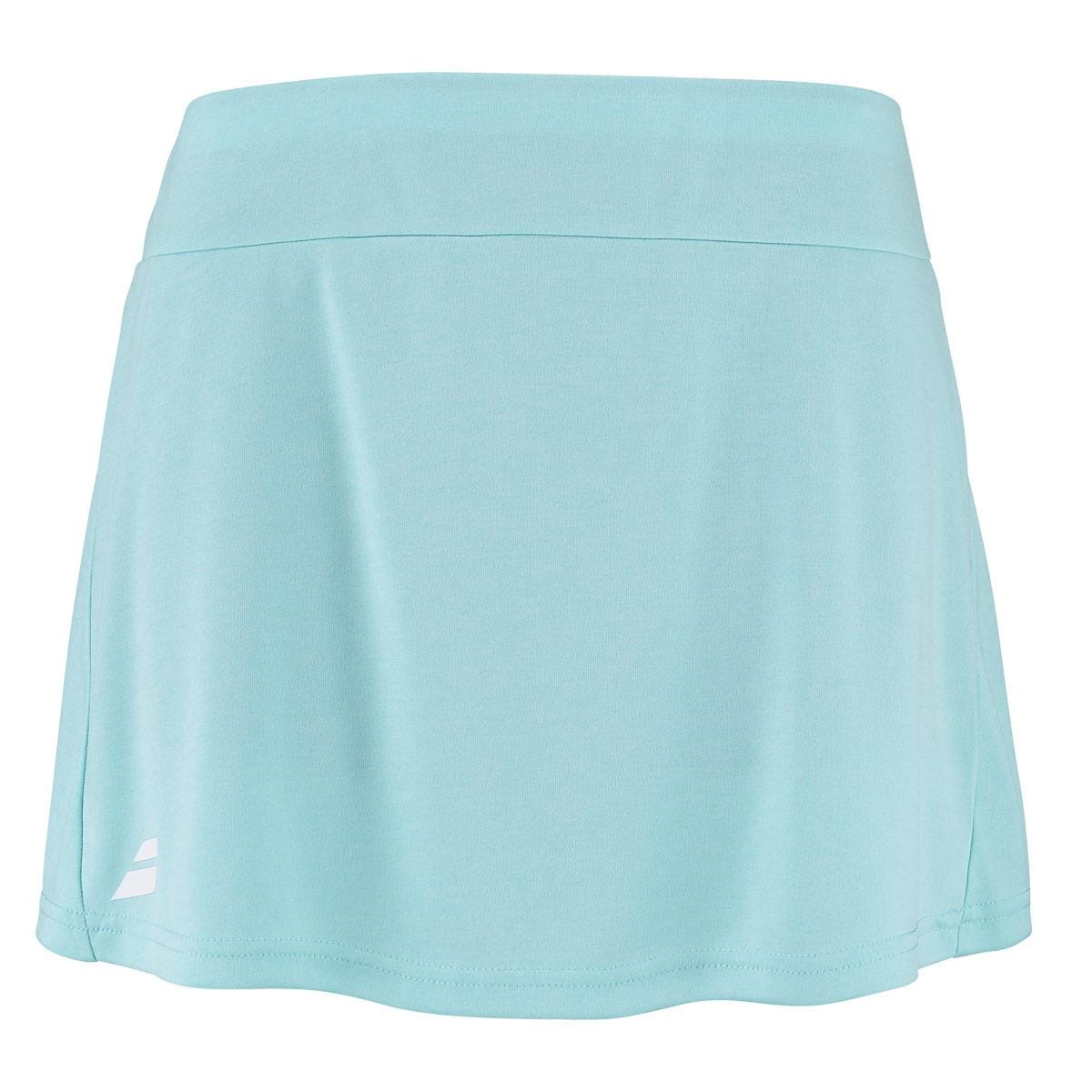 The Babolat Play Women's Tennis Skirt in Angel Blue Heather boasts FIBERDRY fabric for a smooth texture. It features a wide waistband and a discreet white logo on the lower left side, making it ideal for both sports and casual wear. Enjoy unparalleled comfort and flexibility with its 360 MOTION design.