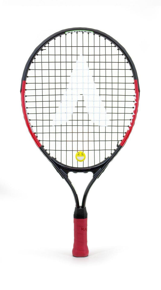 The Karakal Flash 19 Junior Tennis Racket, by the brand Karakal, stands out in black and red. Featuring a logo prominently centered on the strings, it comes equipped with a red grip tape on the handle for a sleek and sporty appearance. Additionally, vibration dampeners are included to enhance performance. The plain white background accentuates its dynamic design.