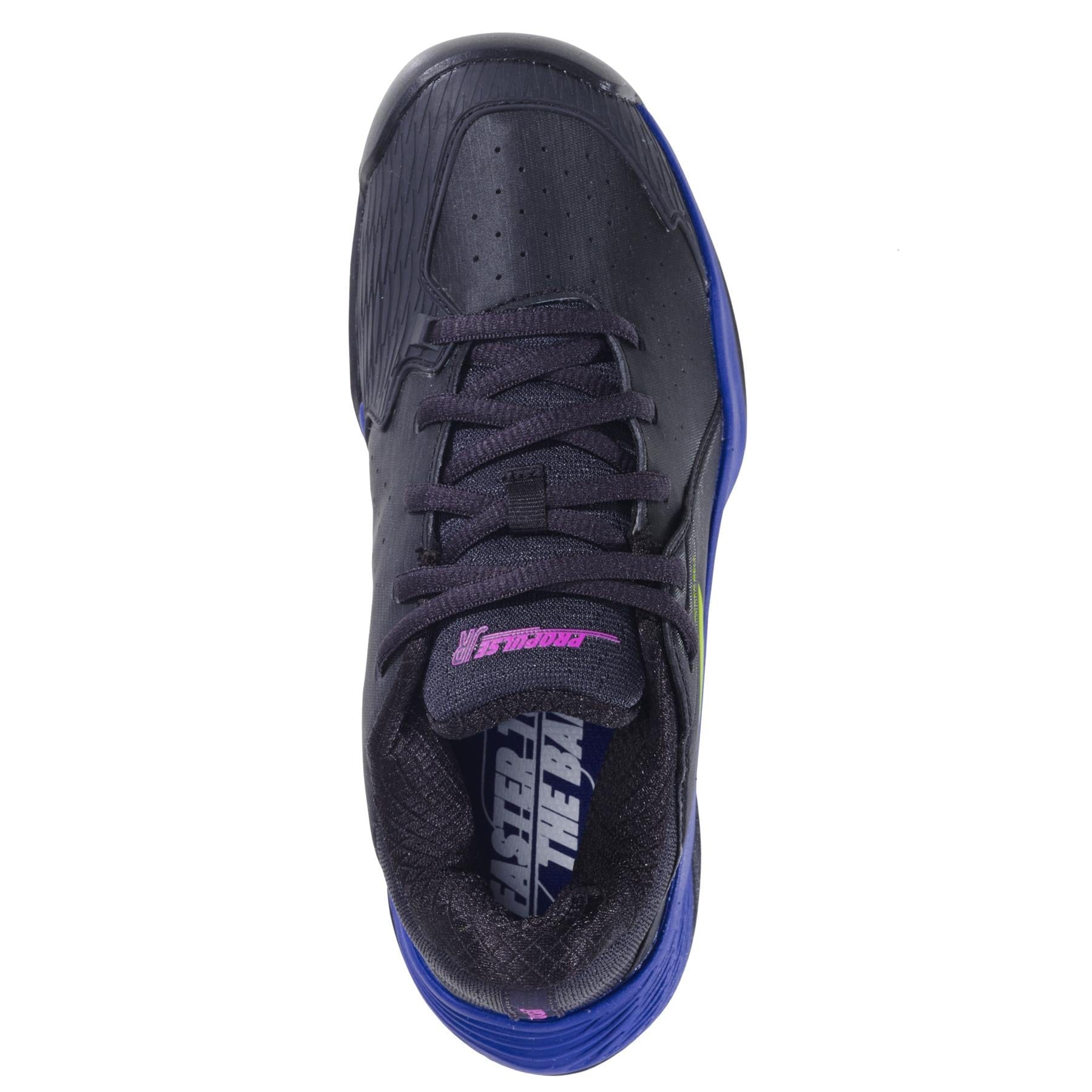 The Babolat Propulse Junior 3 Boys Tennis Shoes in Black/Dark Blue feature purple laces, a blue Michelin outsole, pink accents, and an insole with white "CHASE THE WAVE" text, shown from an overhead view.